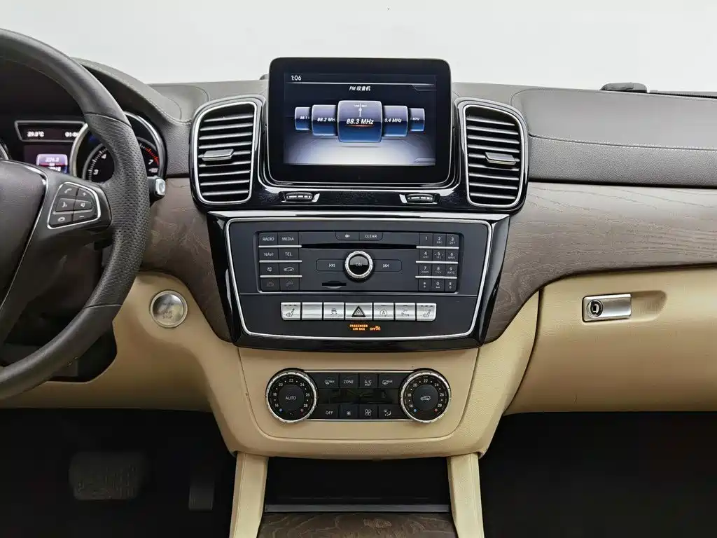 Mercedes-Benz GLE 2017 — фото 12