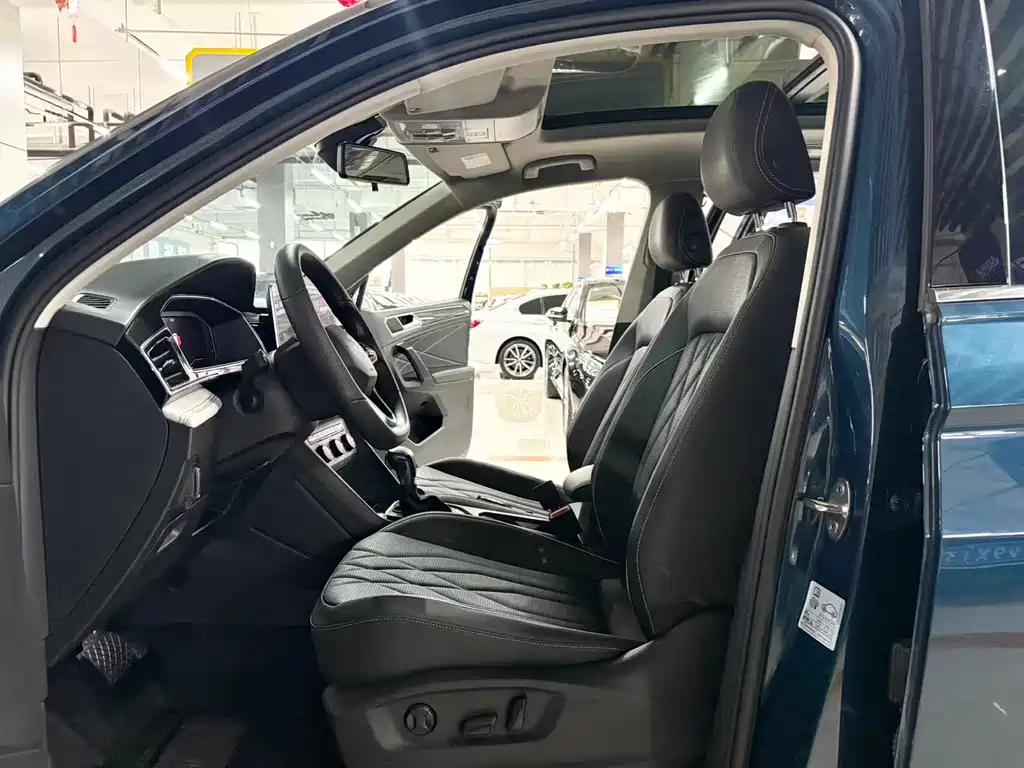 Volkswagen Tiguan L 2023