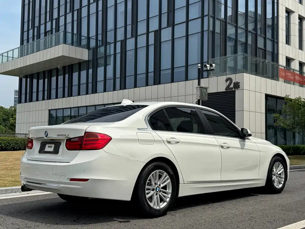 BMW 3 Series 2014 — фото 29