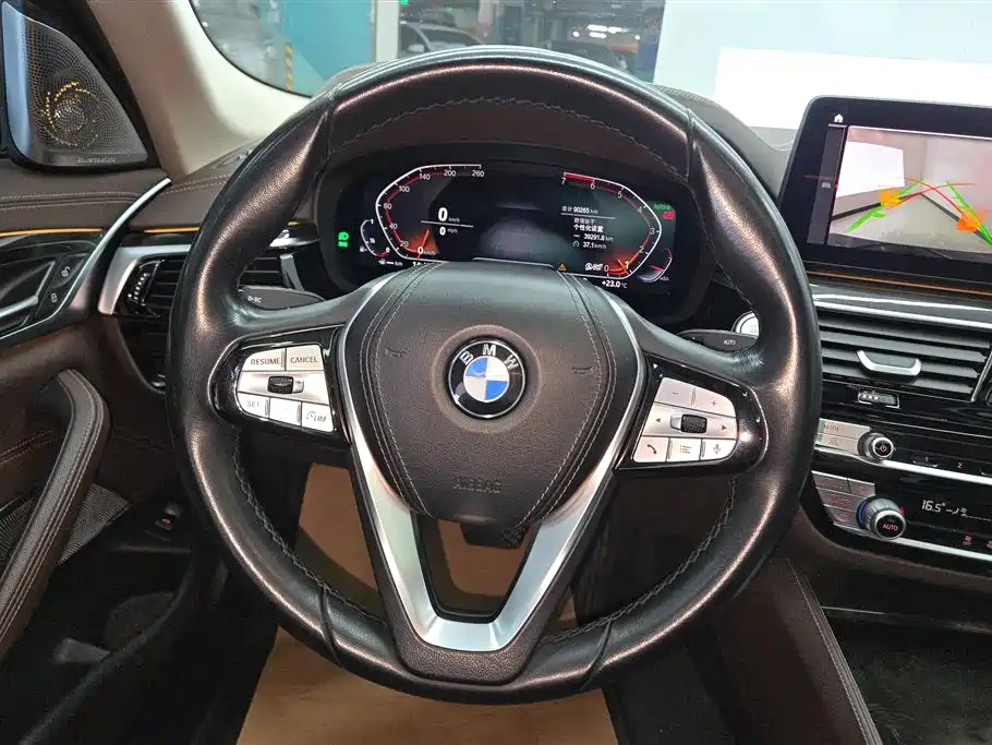 BMW 5 Series 2021 — фото 15