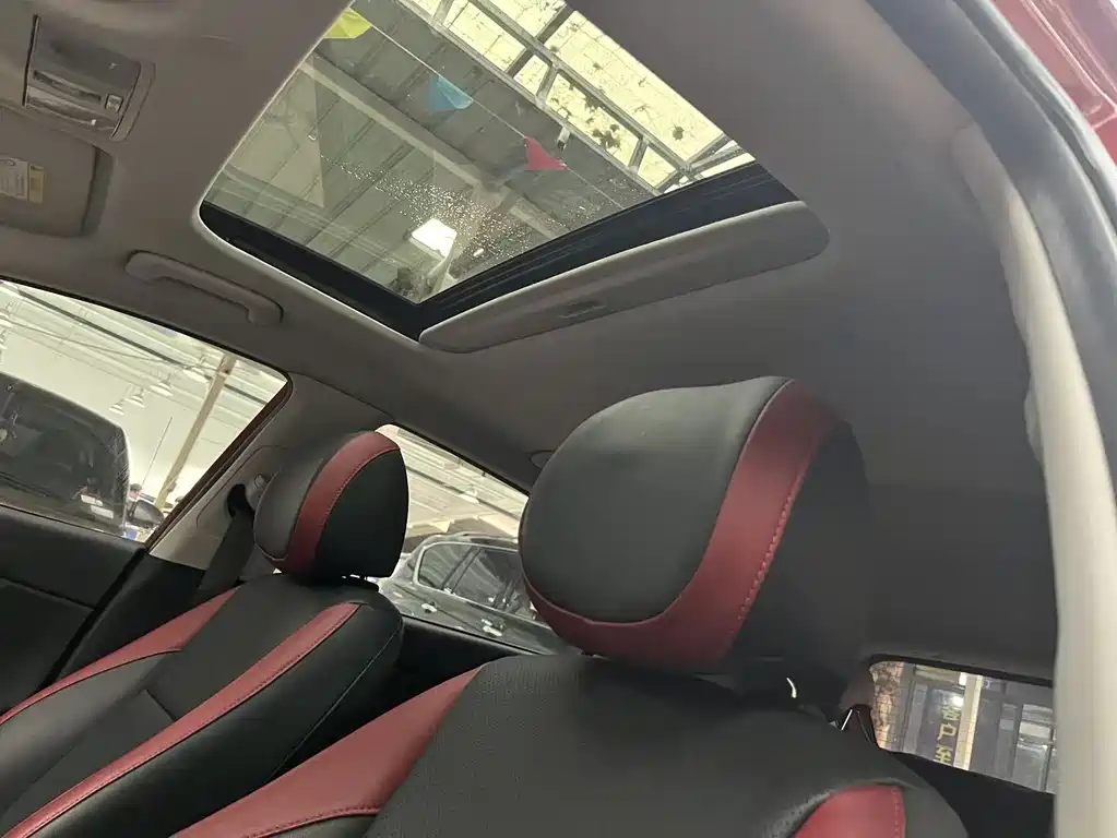 Kia KX Cross 2019 — фото 10
