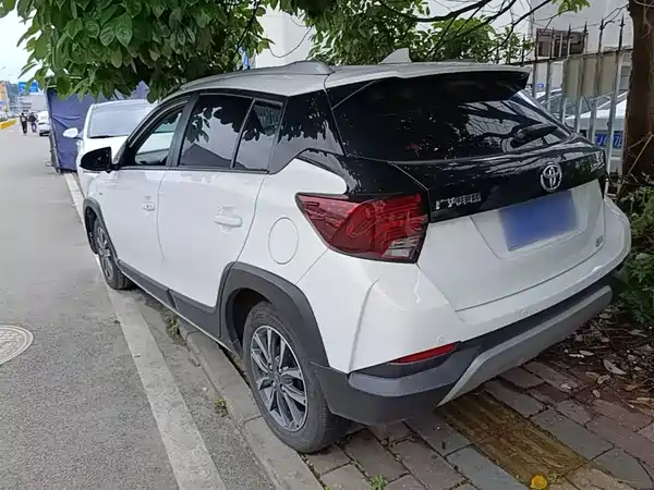 Toyota Yaris L 2022