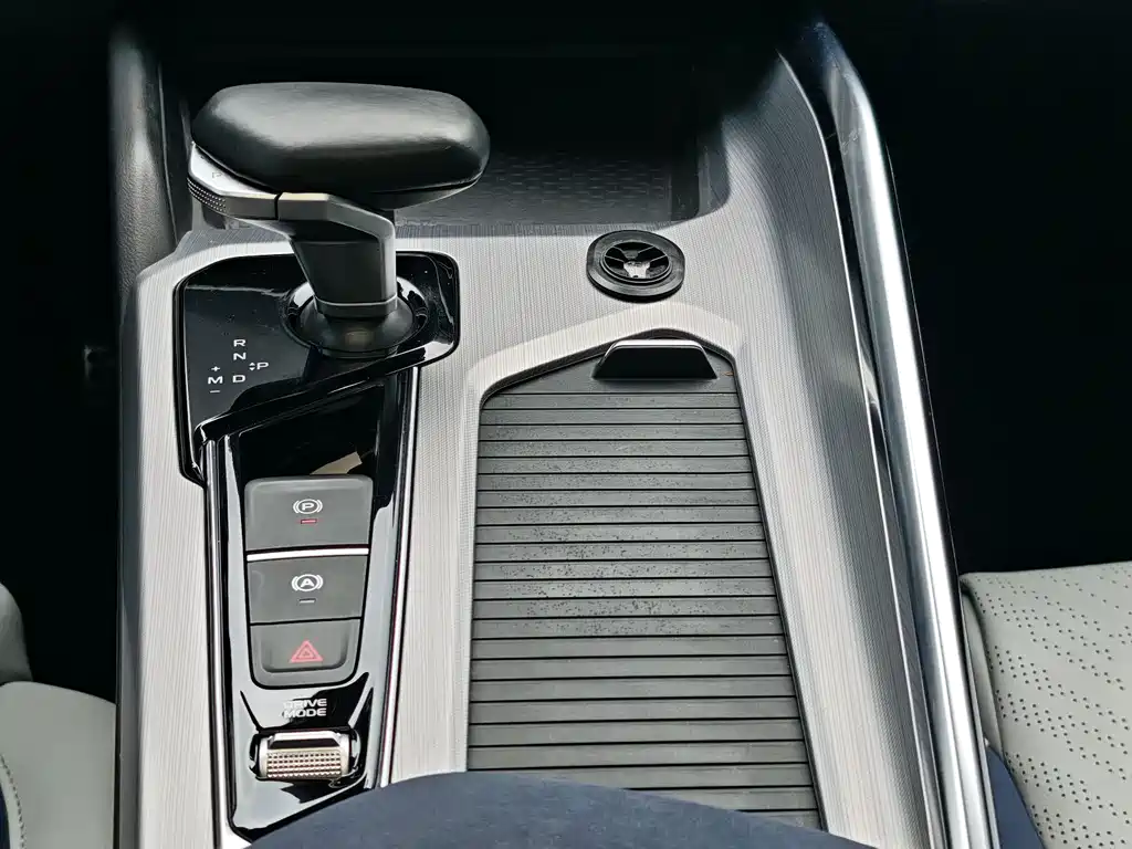 Geely Xingrui 2021 — фото 13