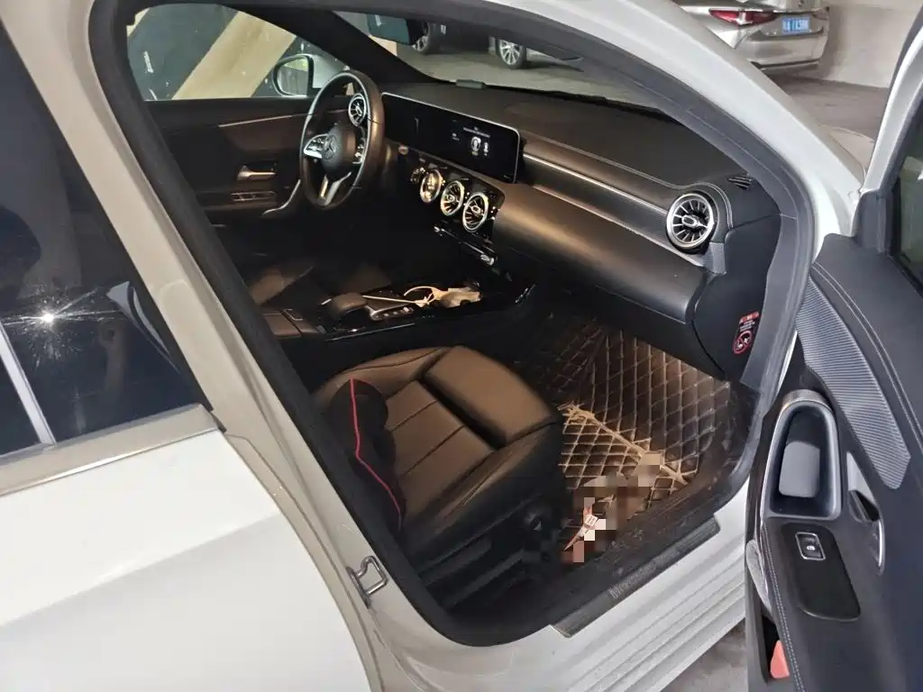 Mercedes-Benz A-Class 2020 — фото 20
