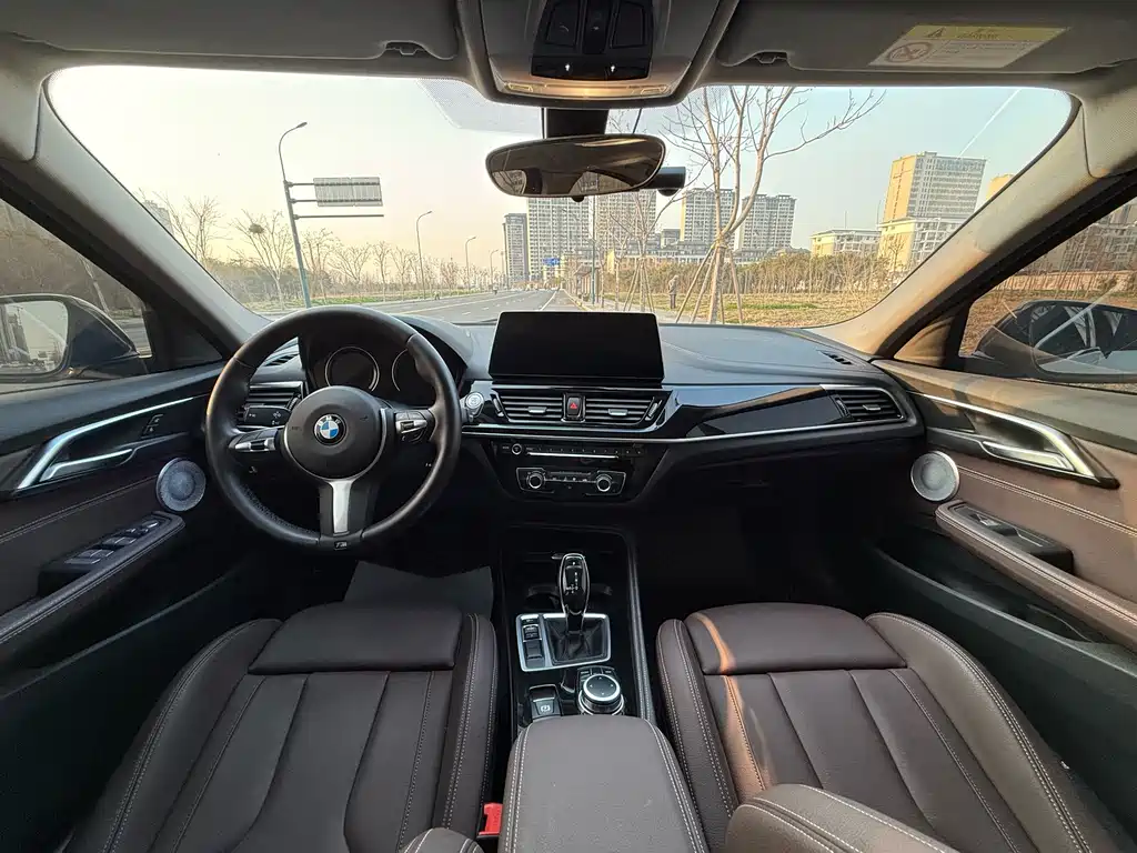 BMW 1 Series 2022 — фото 13