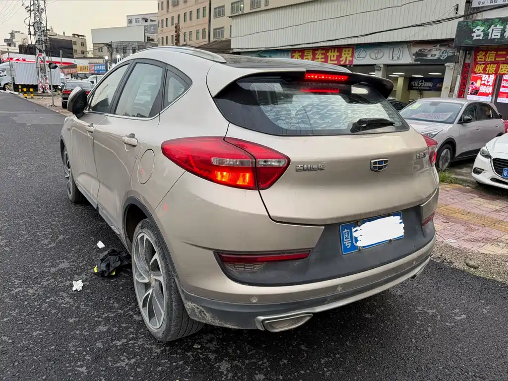 Geely Emgrand GS 2018 — фото 12
