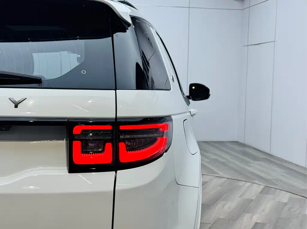 Land Rover Discovery Sport 2020 — фото 28