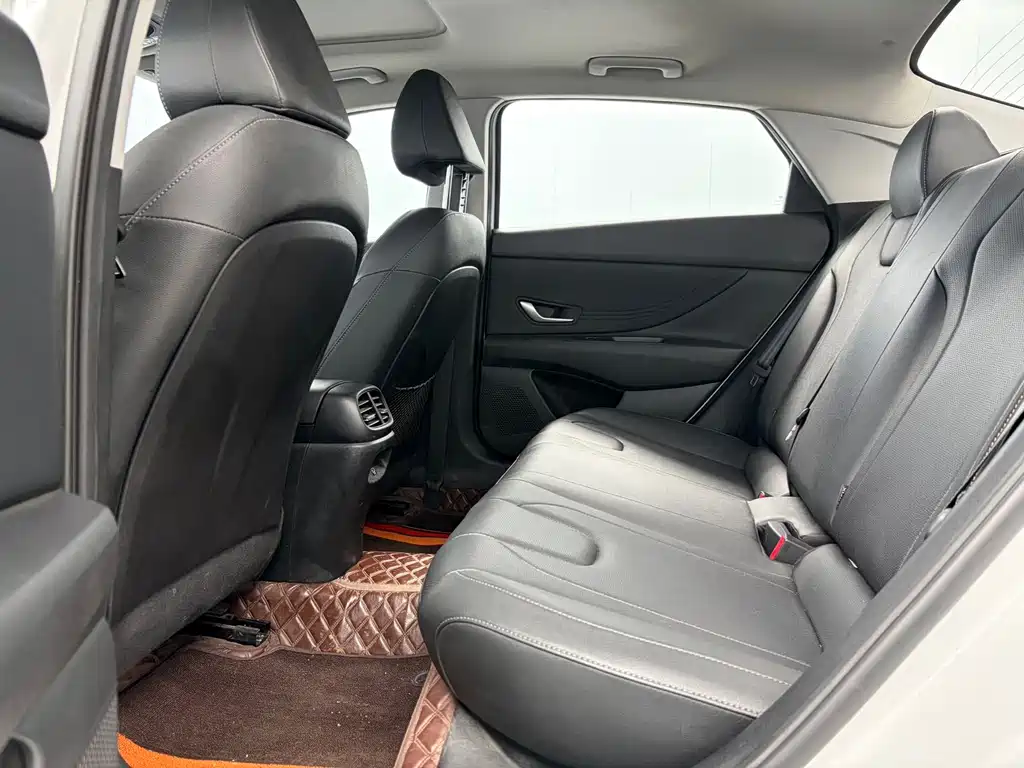 Hyundai Elantra 2023