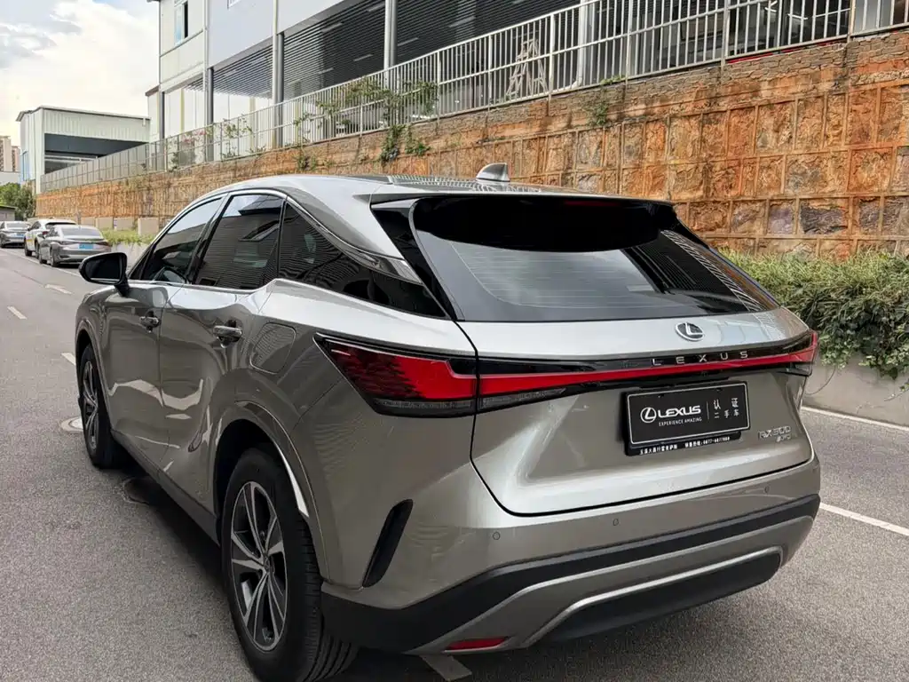 Lexus RX 2025