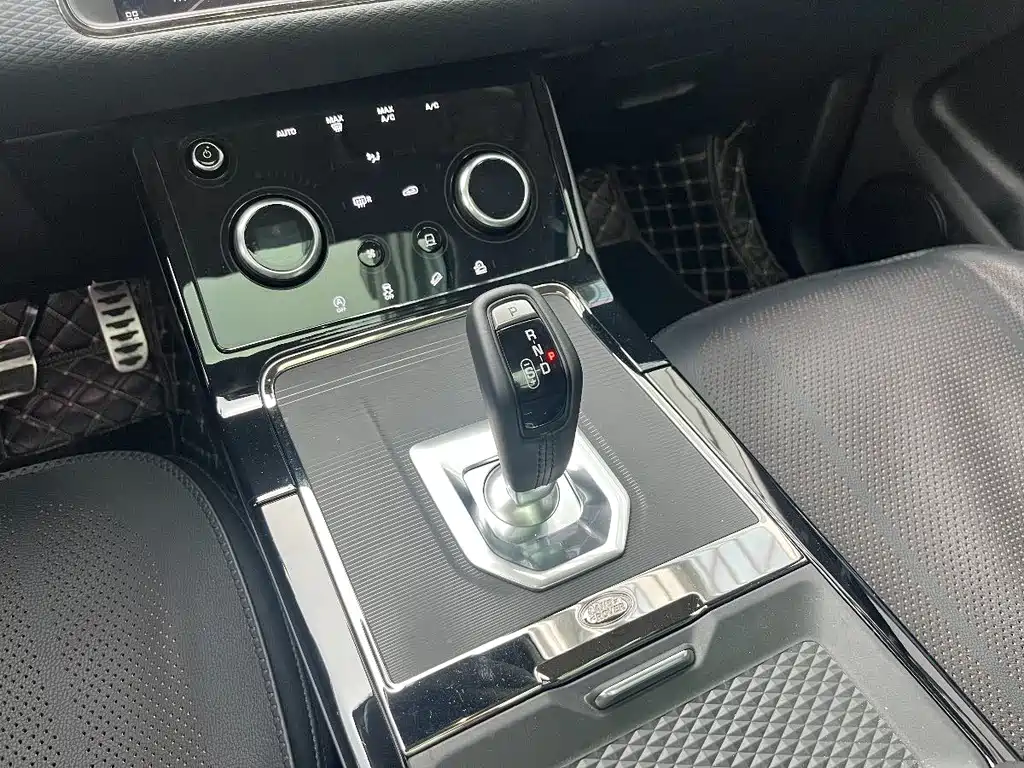 Land Rover Evoque 2024 — фото 21