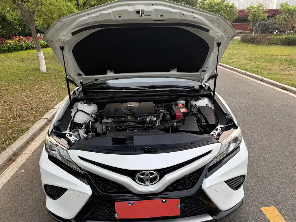 Toyota Camry 2020 — фото 11