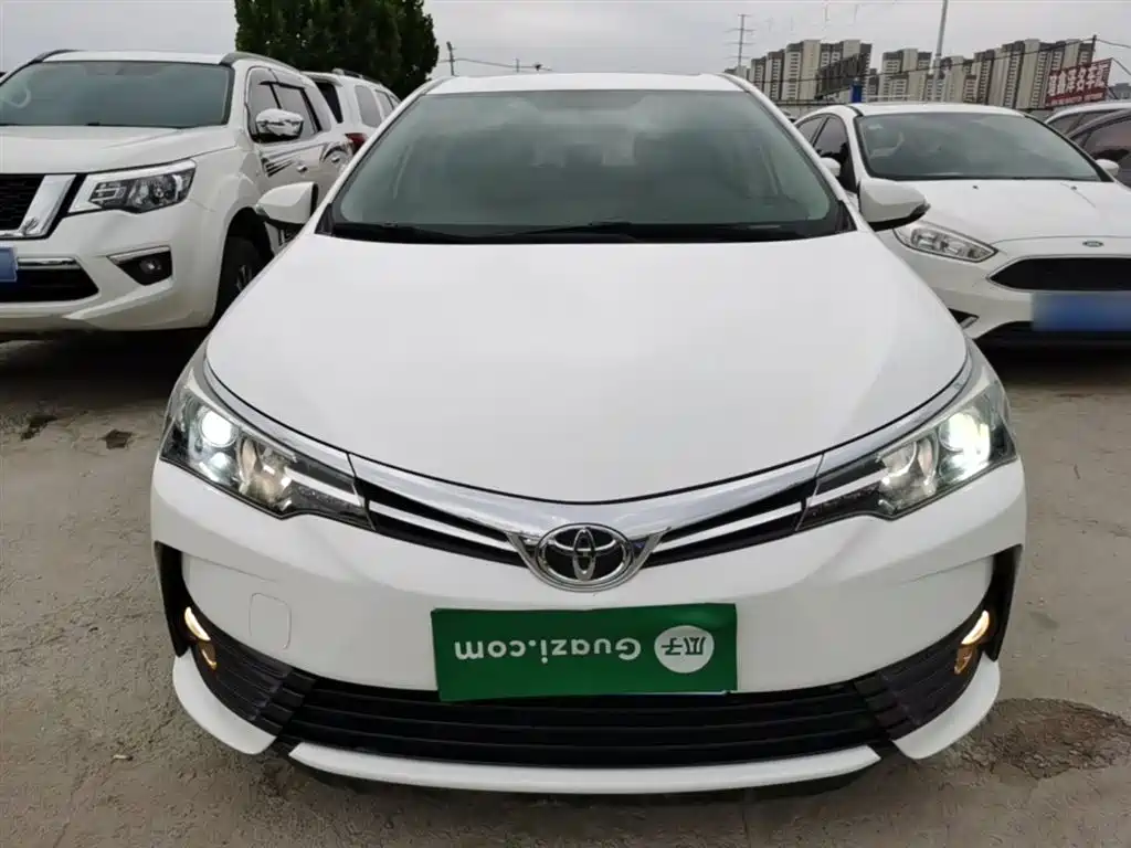 Toyota Corolla 2017 — фото 3