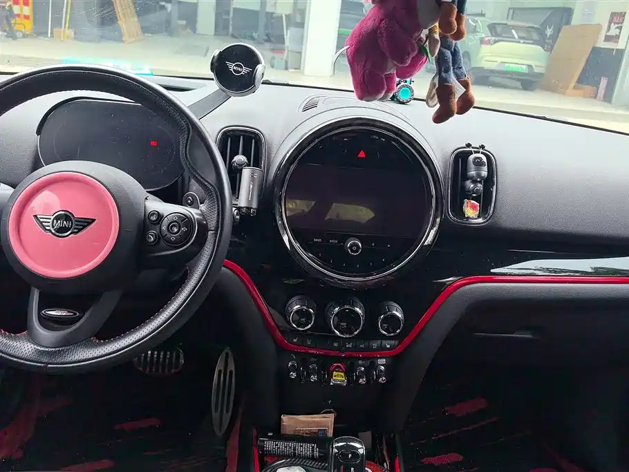 MINI JCW Countryman 2020 — фото 13