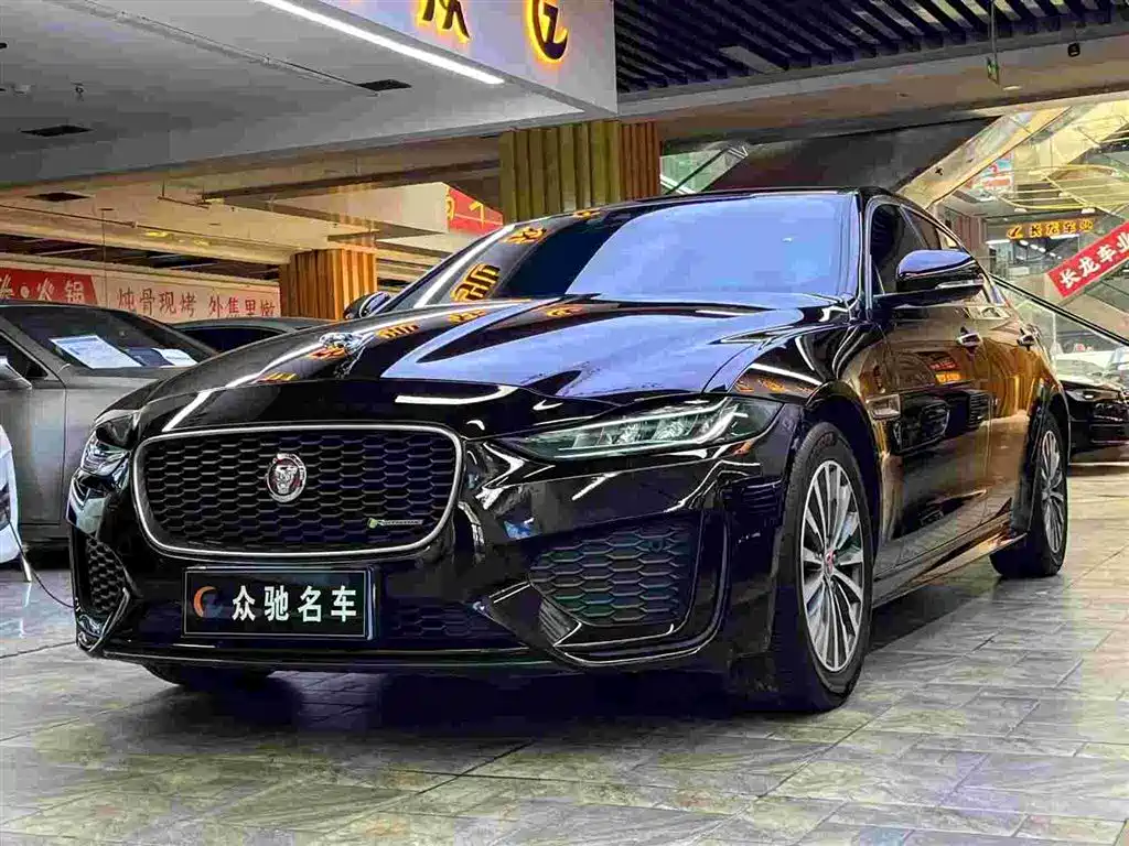 Jaguar XEL 2019 — фото 3