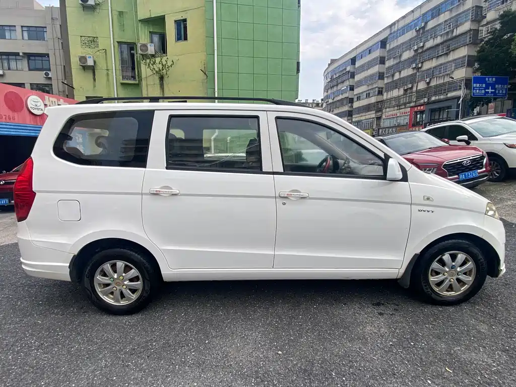 Wuling Hongguang 2017