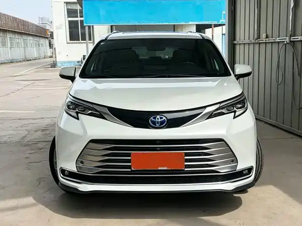Toyota Sienna 2023