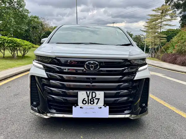 Toyota Vellfire 2023