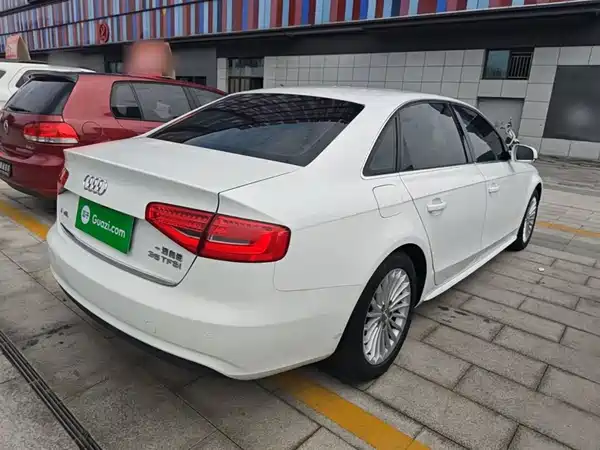 Audi A4L 2015