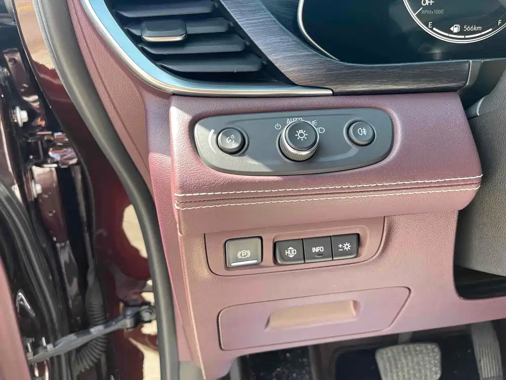 Buick GL8 2021 — фото 8