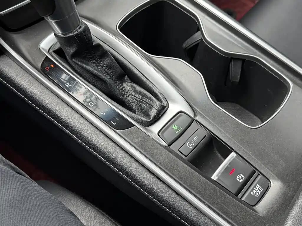 Honda Accord 2022 — фото 24
