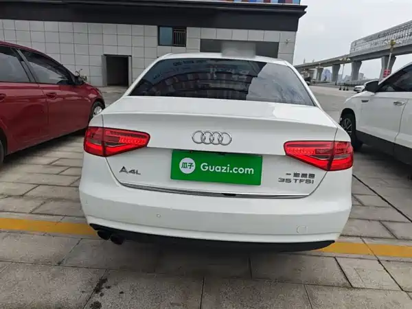 Audi A4L 2015