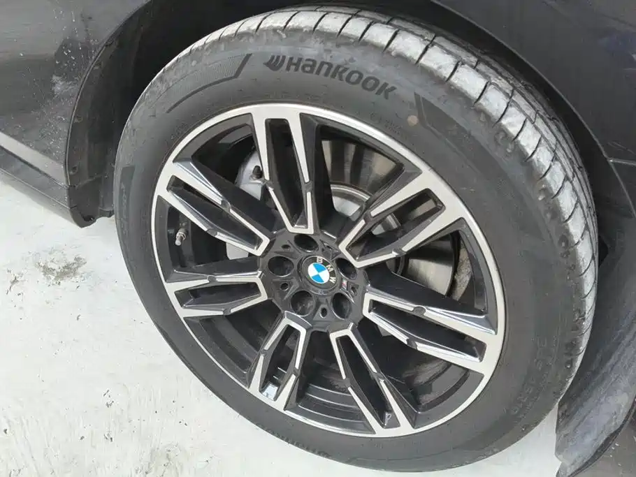BMW 5 Series 2025