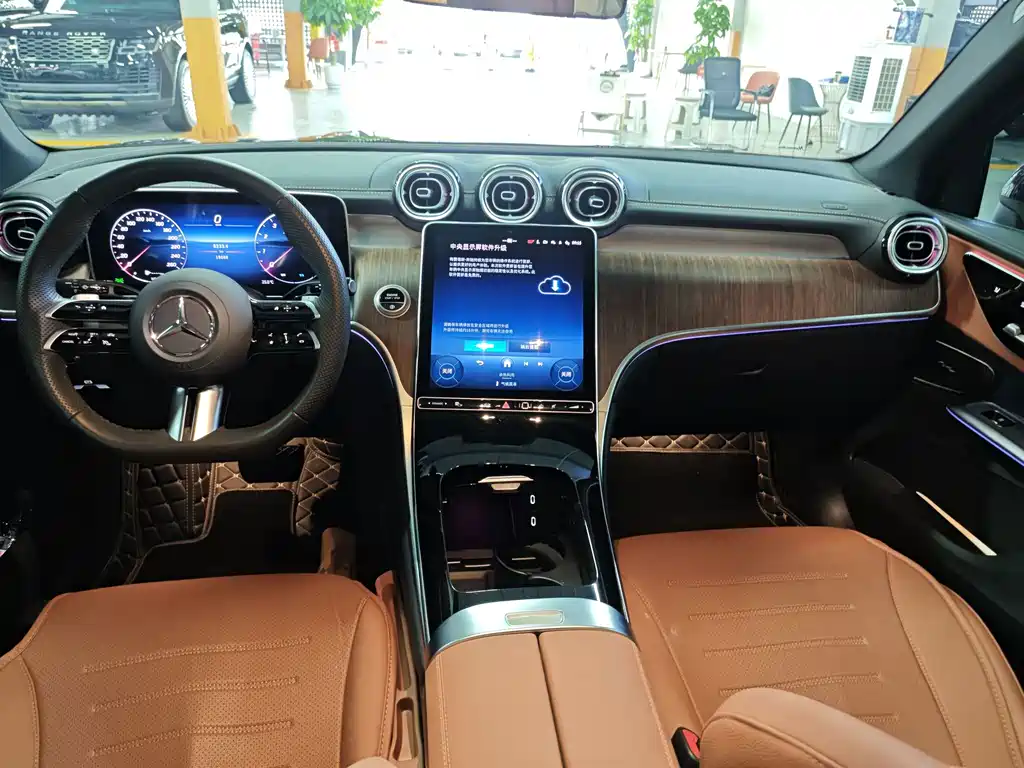 Mercedes-Benz GLC 2025
