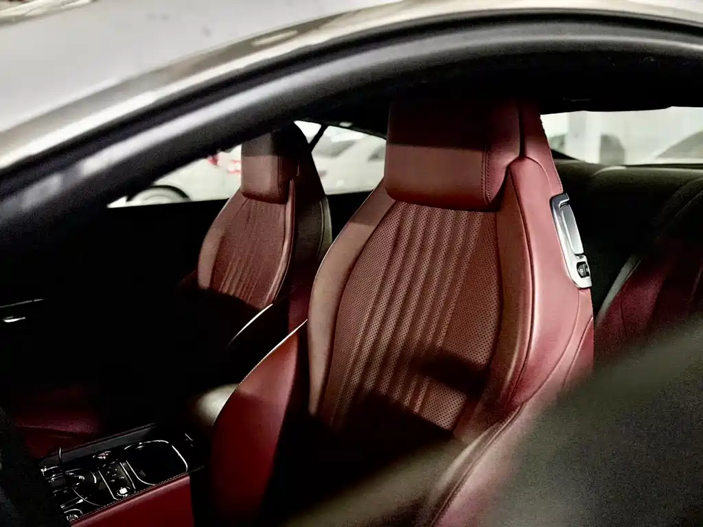 Bentley Continental 2017 — фото 15