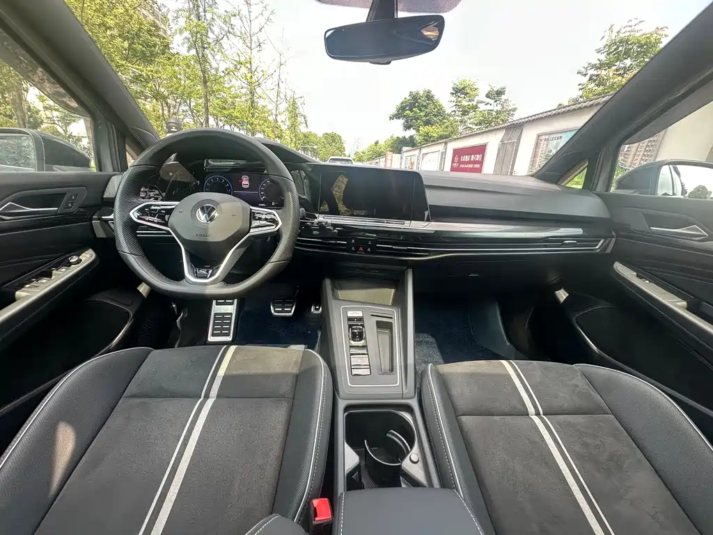 Volkswagen Golf 2023