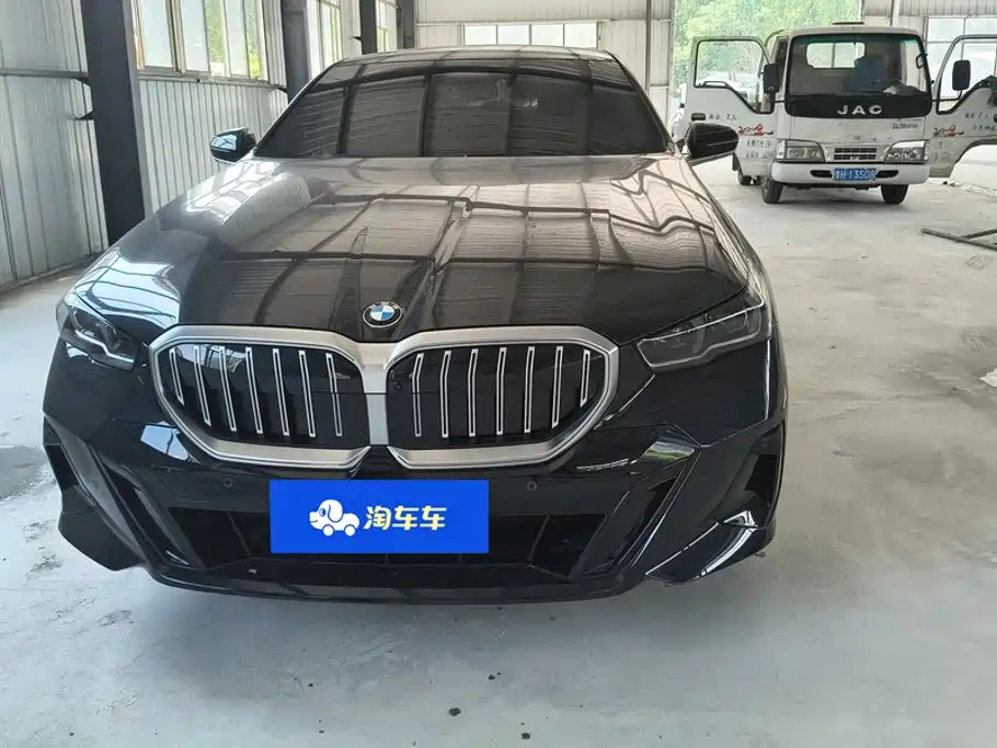 BMW 5 Series 2025