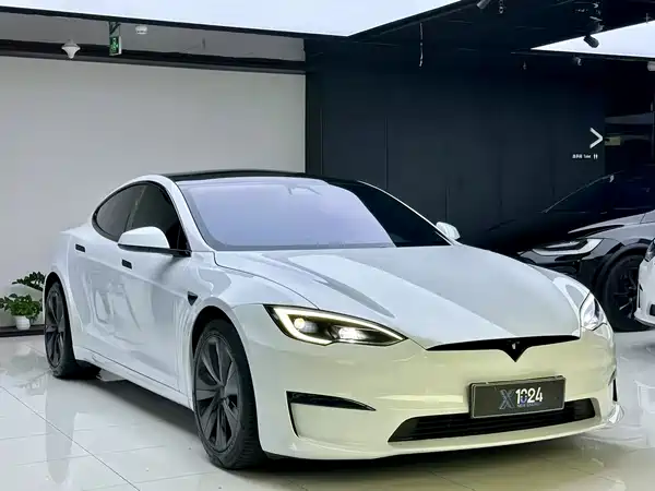 Tesla Model S 2023