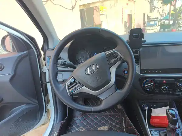 Hyundai Verna 2017