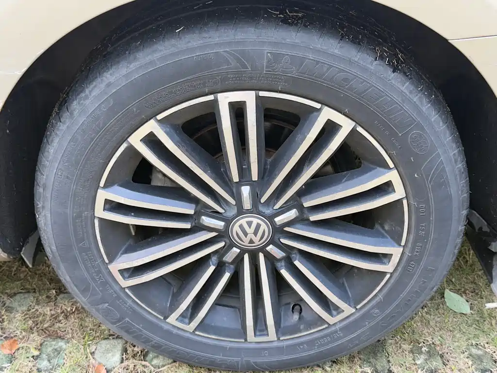 Volkswagen Passat 2018 — фото 10