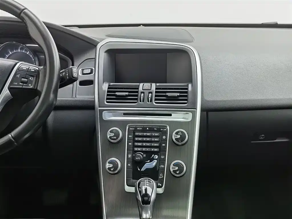 Volvo XC60 2016 — фото 12