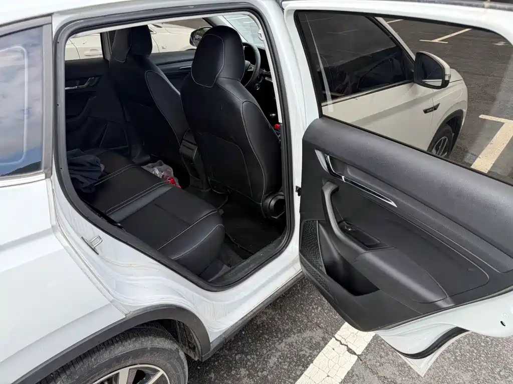Skoda Kamiq 2023 — фото 11