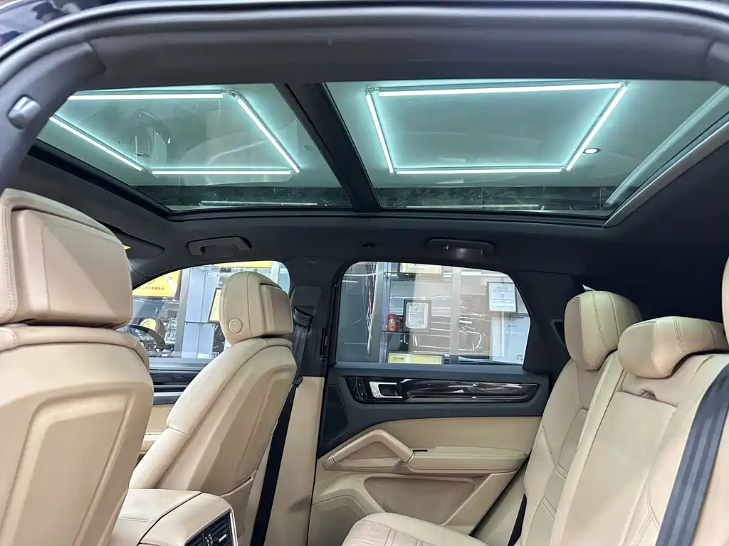 Porsche Cayenne 2018 — фото 11