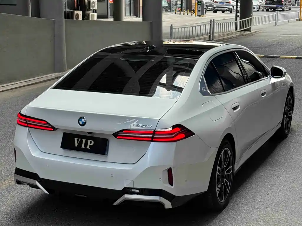 BMW 5 Series 2025