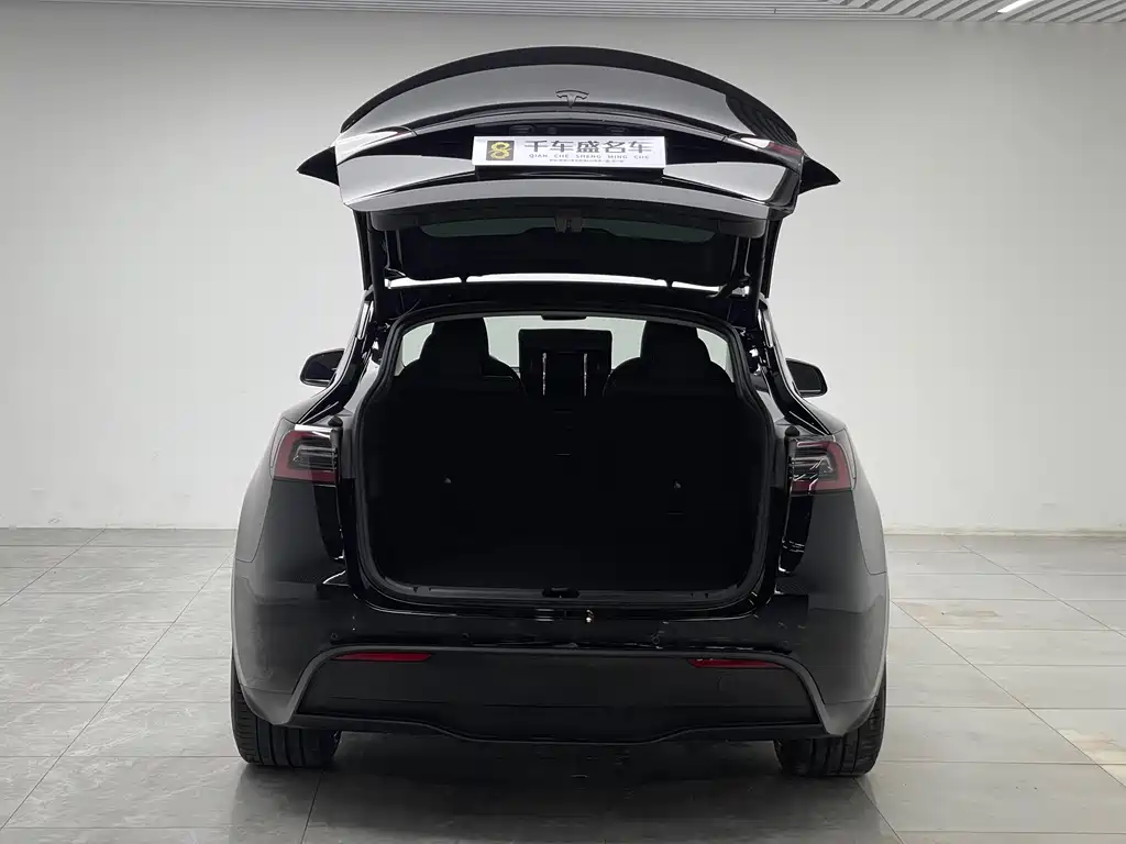 Tesla Model Y 2022 — фото 10
