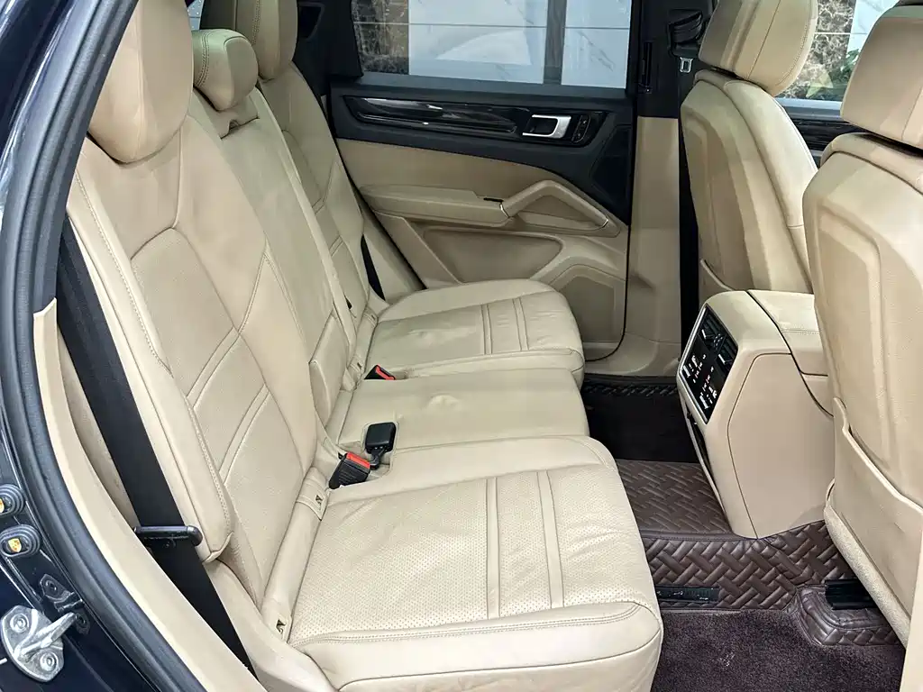 Porsche Cayenne 2018 — фото 13