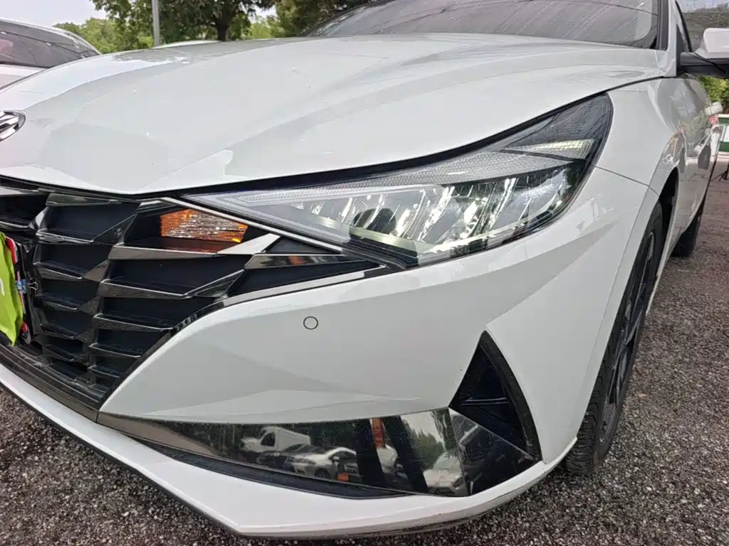 Hyundai Elantra 2023 — фото 24