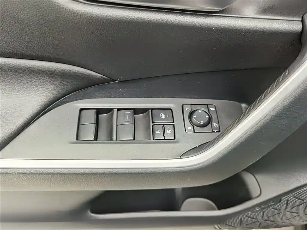 Toyota RAV4 2020 — фото 9