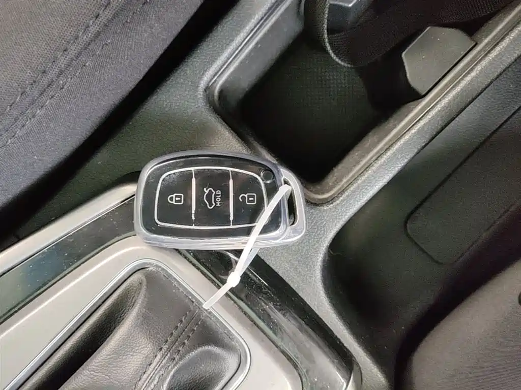 Hyundai Elantra Langdong 2017 — фото 9