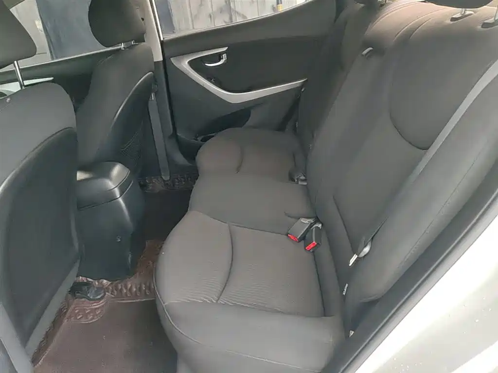 Hyundai Elantra Langdong 2017 — фото 17