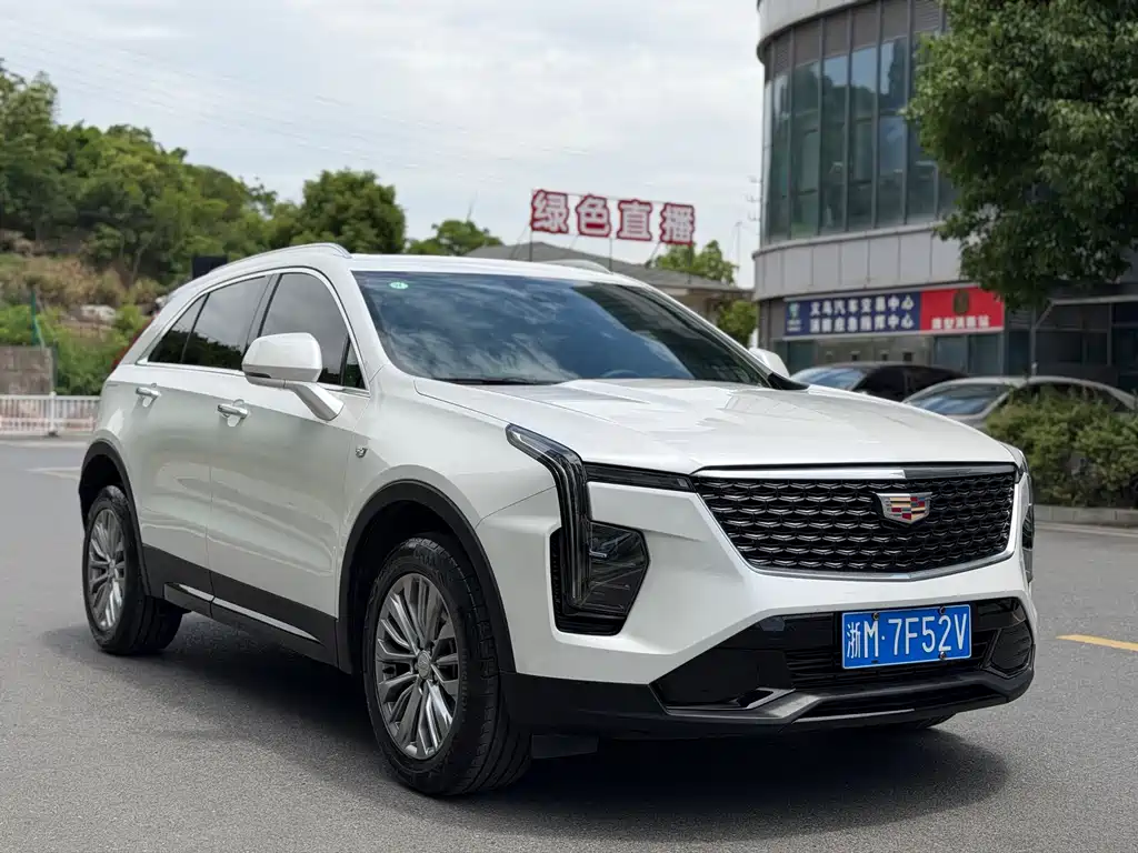 Cadillac XT4 2025 — фото 3