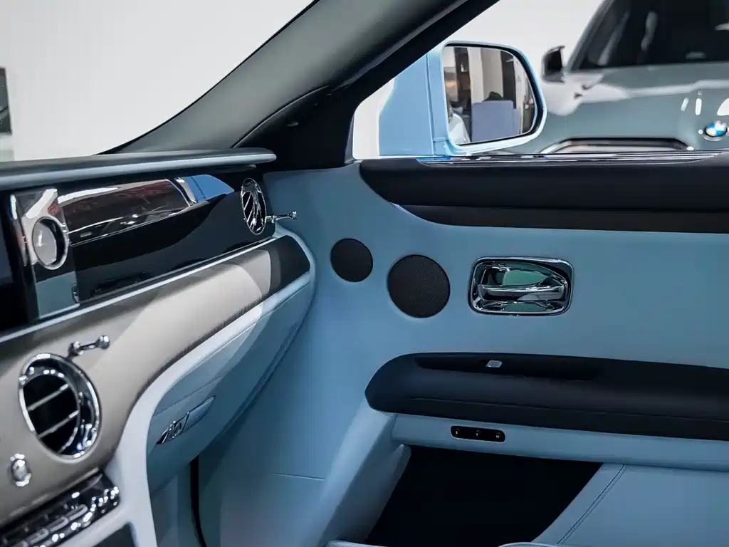 Rolls-Royce Ghost 2021 — фото 11