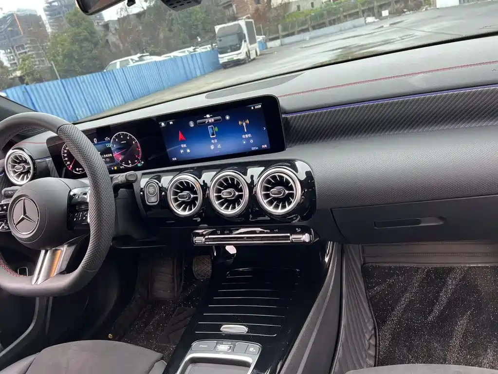 Mercedes-Benz A-Class 2025 — фото 10