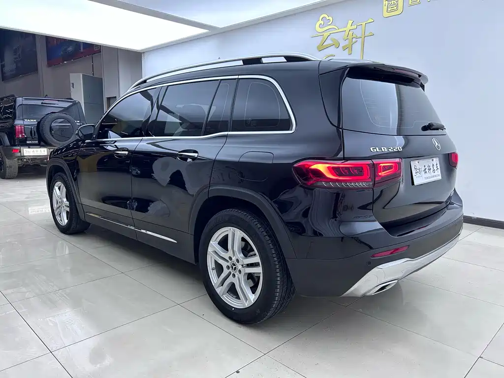 Mercedes-Benz GLB 2023 — фото 13