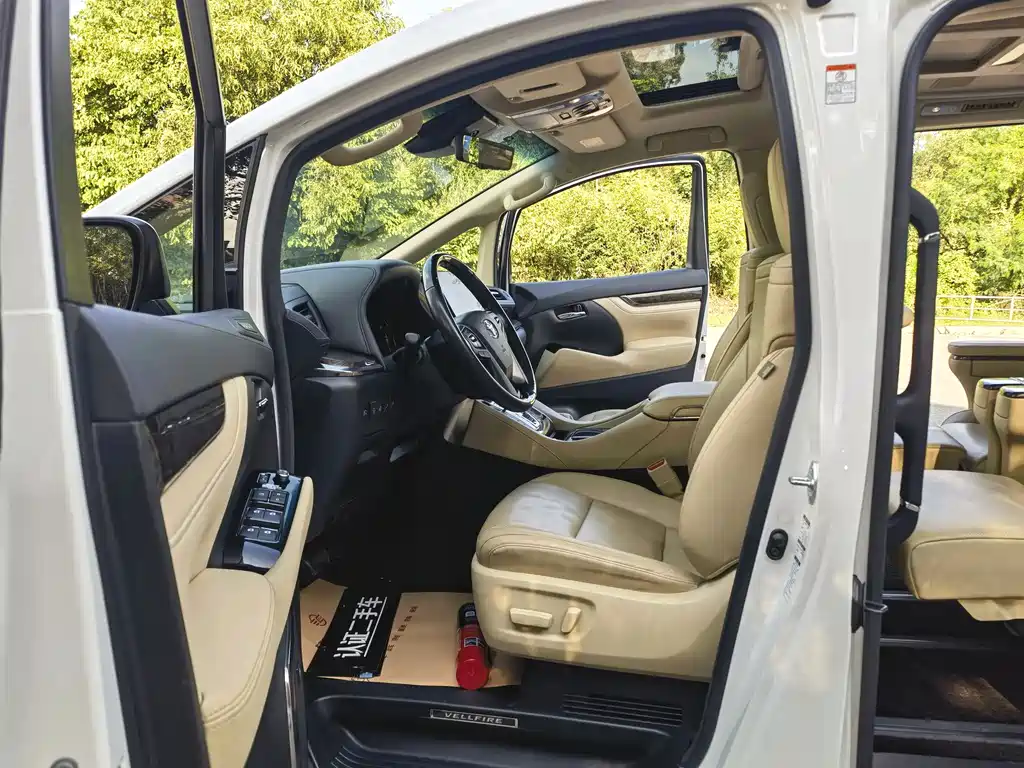 Toyota Vellfire 2020 — фото 9
