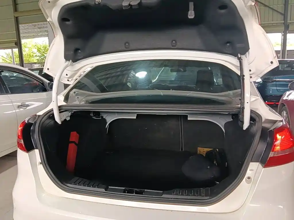 Ford Focus 2015 — фото 19