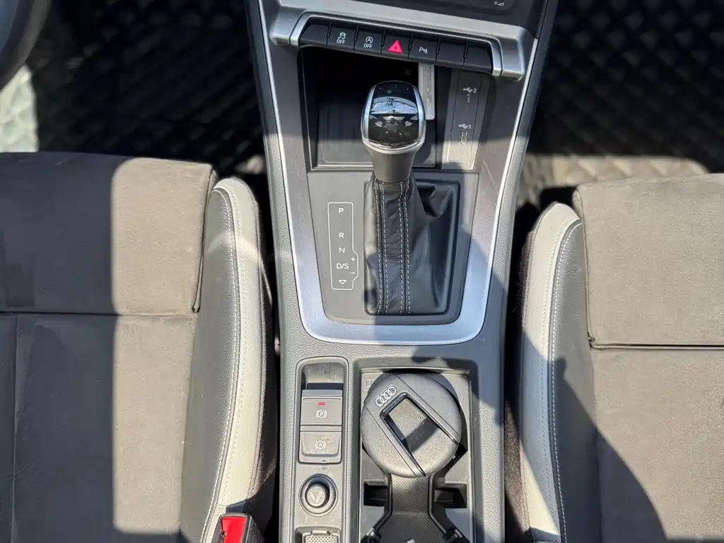 Audi Q3 2021 — фото 17